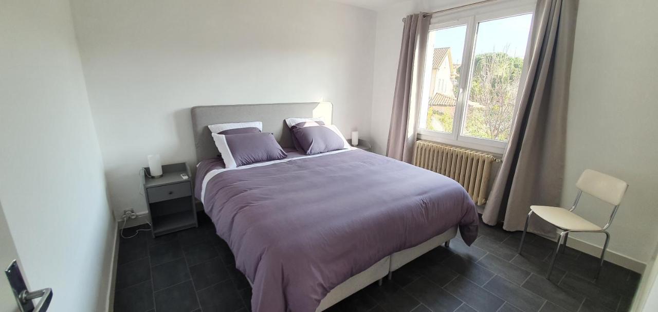 Appartement entier indépendant au dessus de villa wi fi parking gratuit proche plage et centre ville Sanary-sur-Mer Exterior foto