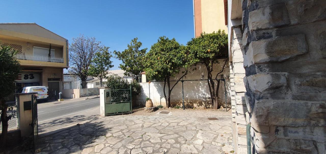 Appartement entier indépendant au dessus de villa wi fi parking gratuit proche plage et centre ville Sanary-sur-Mer Exterior foto